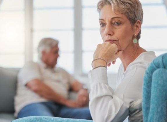 Bienestar emocional en divorcios de adultos mayores