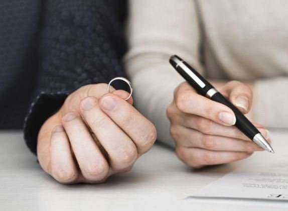 Divorcio entre extranjeros en el país